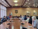 Подготвя се обезопасяването на двора на ОУ „Иван Вазов“ и обследването на изоставена сграда за нуждите на училището