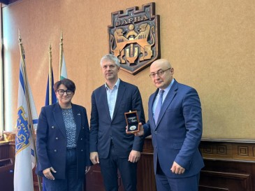 Кметът Благомир Коцев прие посланика на Република Азербайджан по време на първото му посещение във Варна