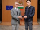 Кметът Благомир Коцев награди велосипедиста Добромир Костадинов, спасил живота на блъснат пешеходец