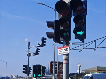 Възстановена е дясната секция на кръстовището на бул. „Христо Смирненски“ и бул. „Цар Освободител“